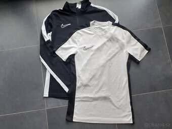 Nike chlapecká sportovní mikina a triko vel. XS