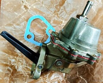 UAZ - benzínové čerpadlo