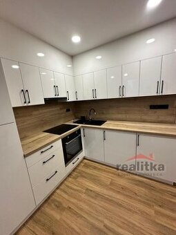Pronájem luxusního zařízeného bytu 1+kk, 21m2, Opava, ul. Gr