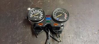 Yamaha XJ 650 budíky