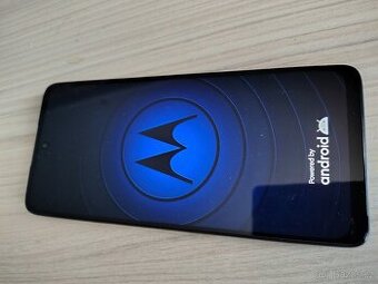 Mobilní telefon MOTOROLA G62 5G