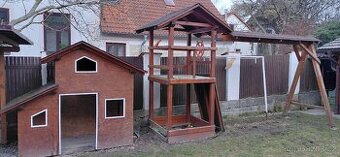 Domeček s houpačkou a rozhlednou