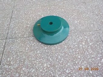 Stojan pro vánoční stromek.