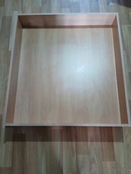 Uložný místo pod postel/šuplík