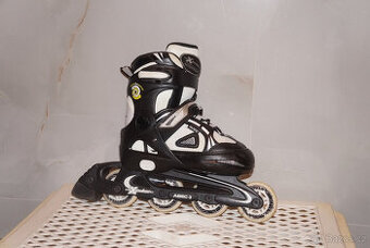 Dětské kolečkové brusle roztahovací nastavitelné 31-33.