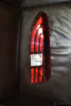 Prodám ORIGINÁLNÍ zadní světlo Peugeot Citroen 9820555280
