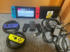 Nintendo Switch černé se 4 ovladaci a ostatní příslušenství - 1