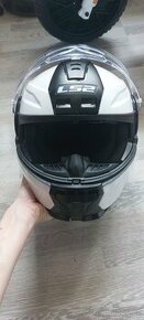 Helma na motorku LS2 - 1
