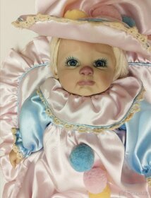 Krásná umělecká sběratelská panenka miminko šašek