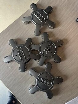 Středové pokličky hvězdice Audi