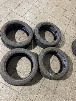 Pirelli Sottozero 3 235 45 R18