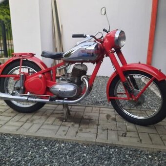 Jawa 250 perák