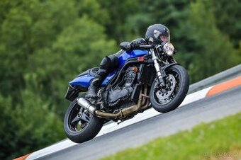 Triumph speed triple - 1