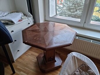 Starozitny stolek