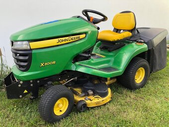 Zahradní traktor John Deere X300R + výhoz