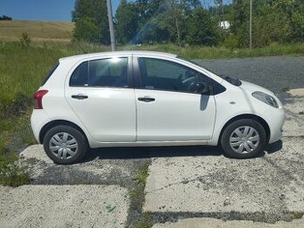 Toyota Yaris 1.0 - moc hezká