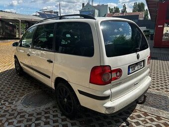 Volkswagen Sharan 1.9TDi 85kw 7mist ( tažné zařízení )