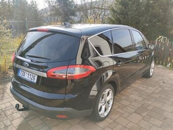 Ford S-max 7 míst