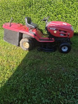 Prodám travní traktor MTD