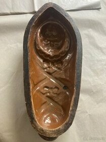 Stará kameninová forma, jezulátko