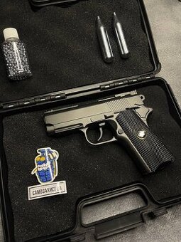 Plynová pistole Colt Defender