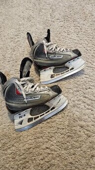 Hokejové brusle dětské Bauer Vapor X:30 velikost EUR 35