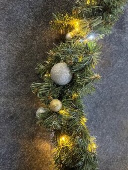 Vánoční girlanda 2,7 m