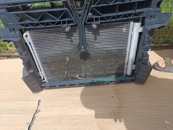 VW Caddy Maxi - kapota, přední světla, nárazník