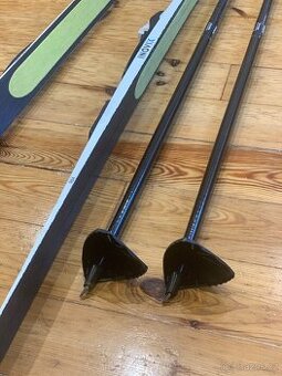 Dětské běžky pro začátečníky včetně hůlek