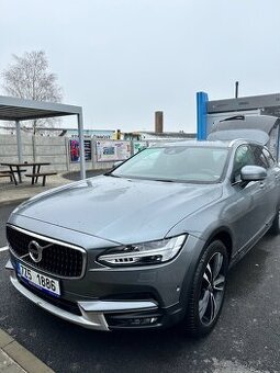 Volvo V90 CC PRO XENIUM D4 4WD, polestar (nafta), r.v. 2017,