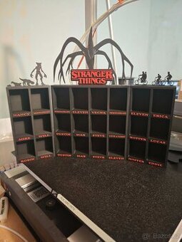 Stranger things domeček kinder joy