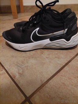 NIKE Renew Run  vel.37.5