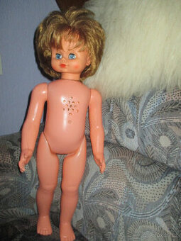 Retro chodící panenka