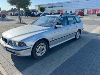 BMW 520i Touring e39 Automat - nový olej v motoru