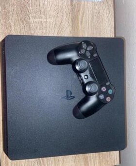 PlayStation 4 - 1