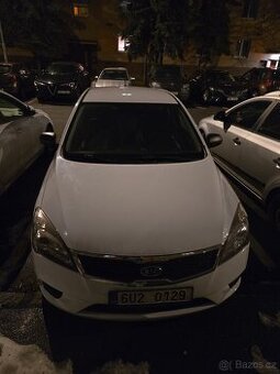 KIA CEED 2010 .....1,4 benzin, prvni majitel - 1