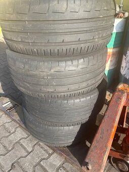 Pneu 245/40R19