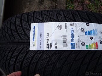 235 45 18 nové Michelin 235/45/18 zimní pneu