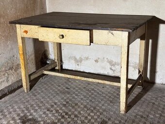 Historický 100 letý stůl (mám více nábytku)