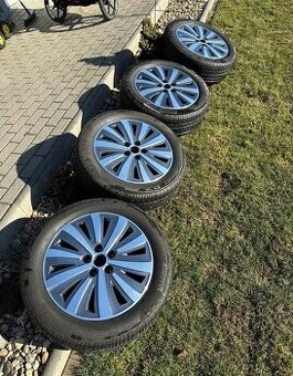 Letní sada alu disků + pneumatik Škoda Superb III R17