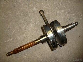 Piaggio Liberty 125, 200. Kliková hřídel.  Rok 2007