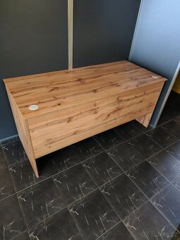 Kancelářský stůl