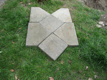 Použitá nepoškozená zakončovací chodníková dlažba 30x5cm