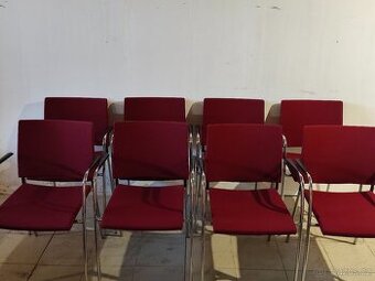 Konferenční stohovatelné židle - 8 kusů.
