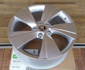 NOVÉ or ALU kola ŠKODA Superb / VOLKSWAGEN Passat 5x112 R17