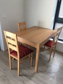 jídelní stůl a židle