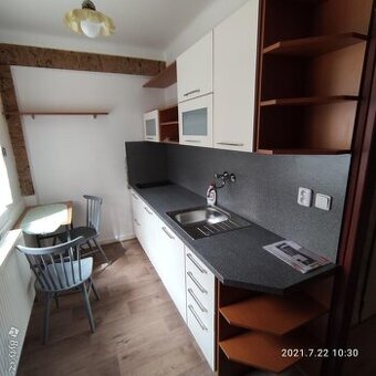 BYT 1+1, 37m2,  PRAHA 10 VRŠOVICE, PRONAJMU bez RK