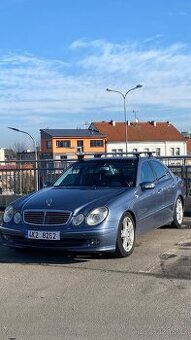 W211 E350i na dily nebo jako celek