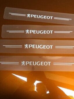 Polep mezi dveře peugeot 2008