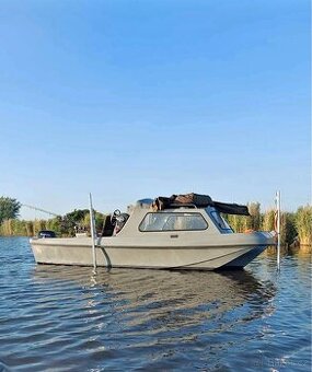 Nově postavená tříkýlová rybářská loď Dory